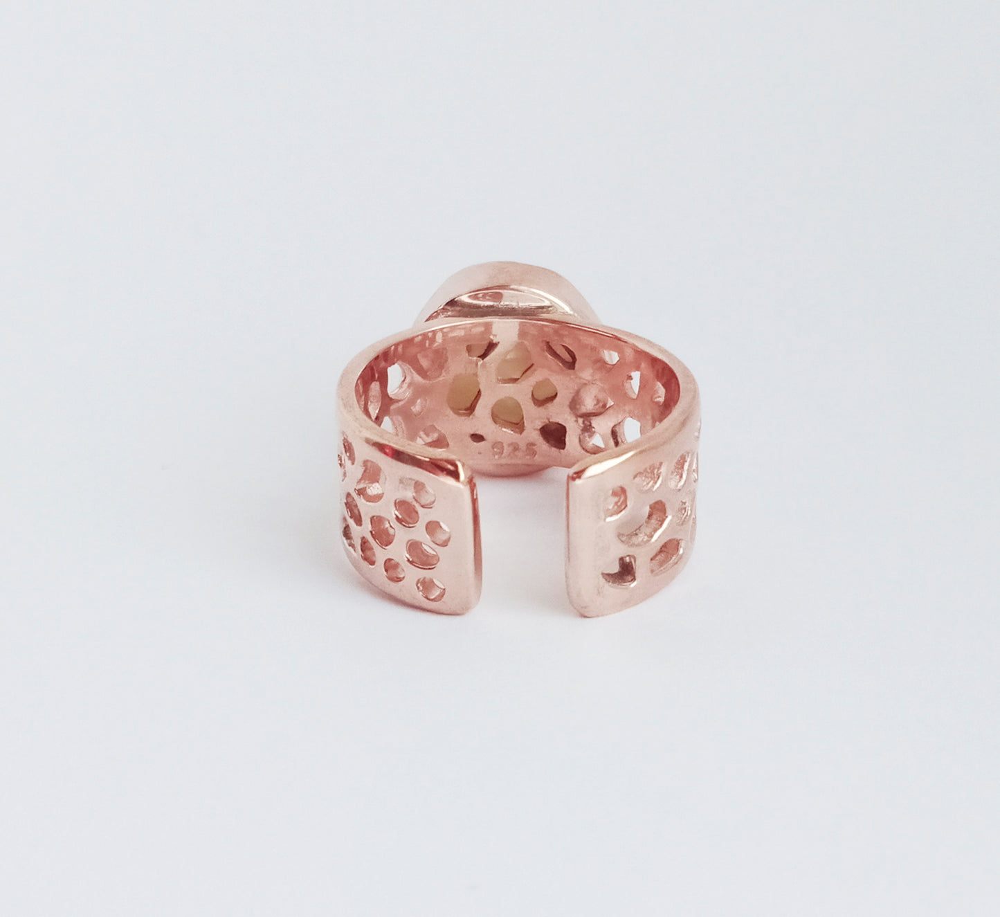 Labyrinth Rose Gold Pearl Ring