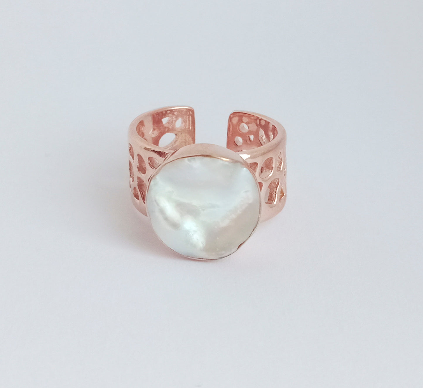 Labyrinth Rose Gold Pearl Ring