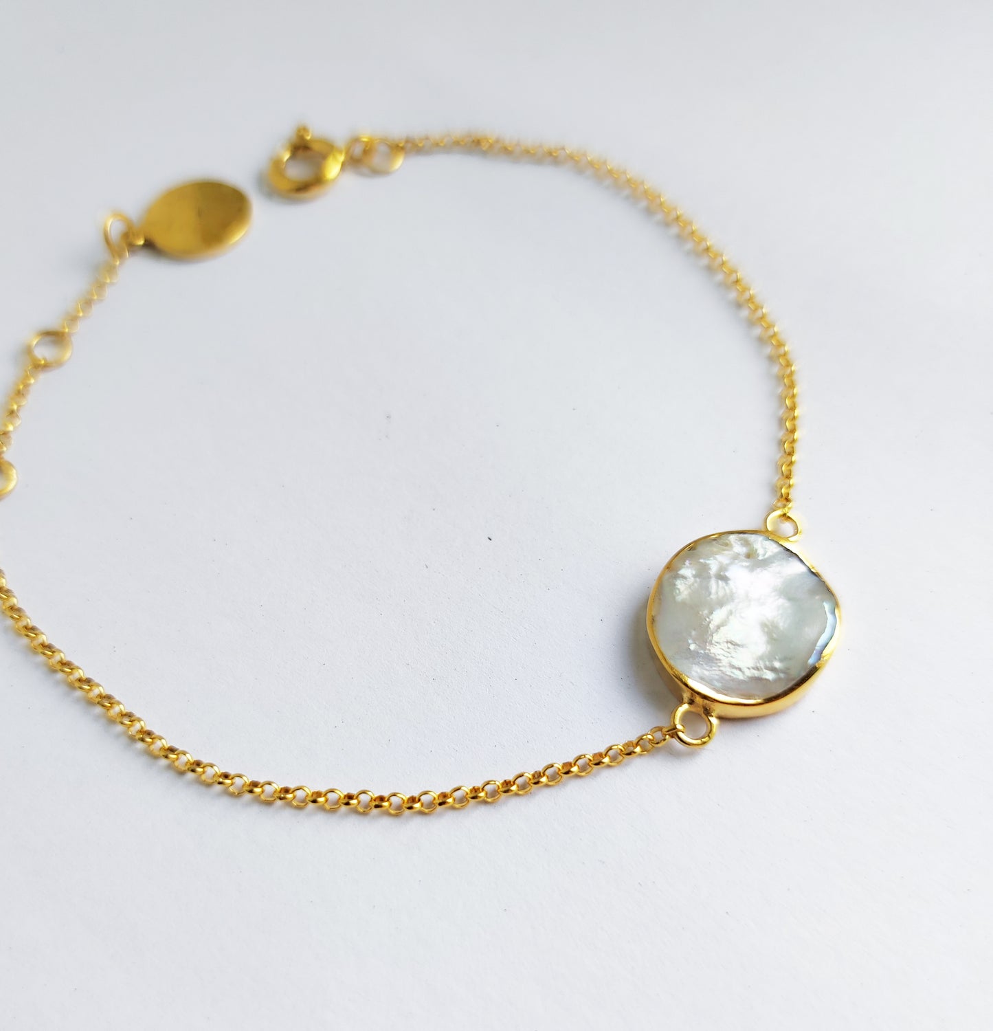 Dainty Gold Pearl Bracelet