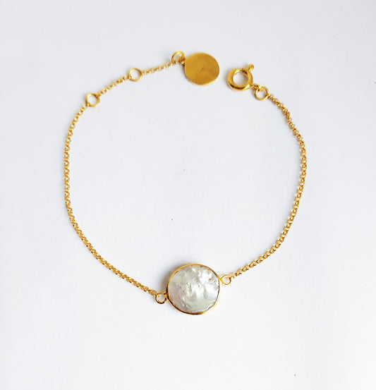 Dainty Gold Pearl Bracelet