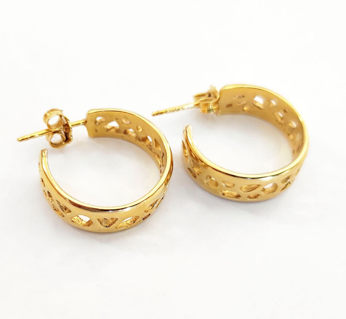 Labyrinth Dainty Gold Hoops