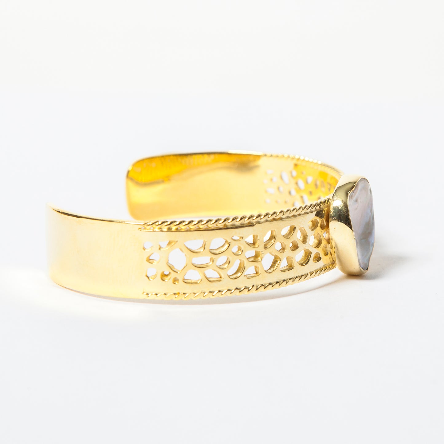 Labyrinth Keshi Pearl Gold Coral Bracelet