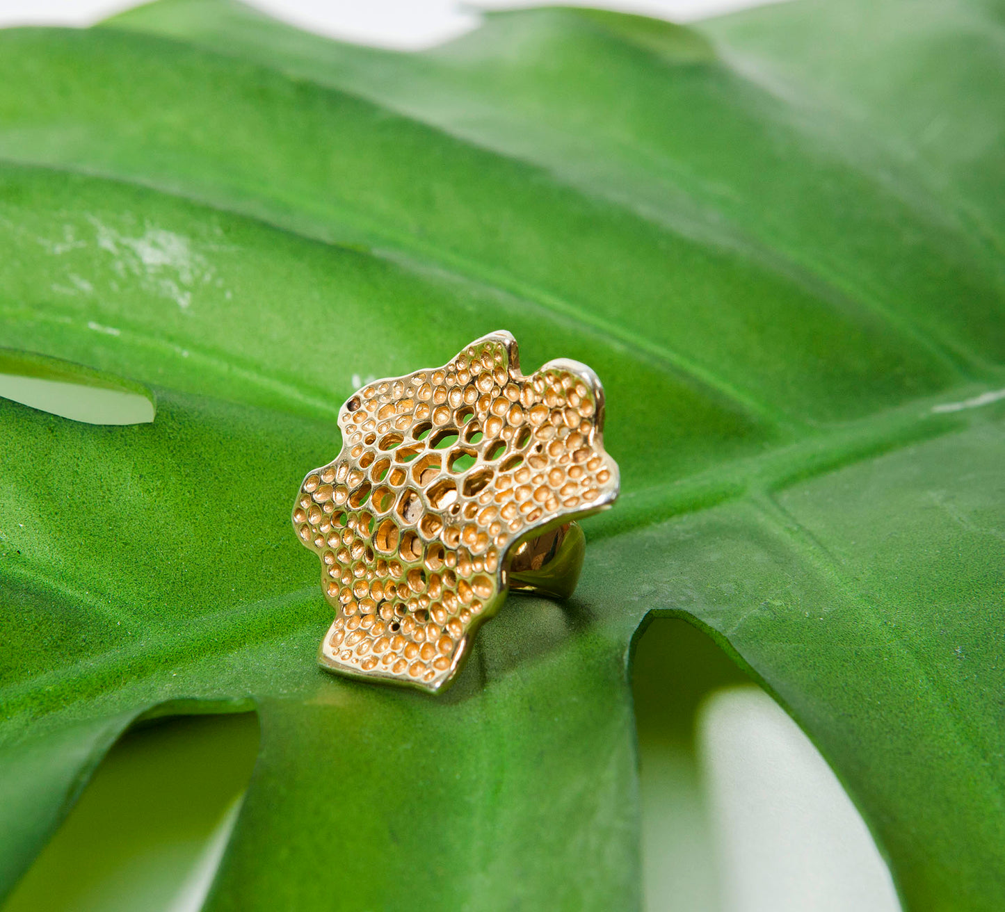 Labyrinth Wave Gold Statement Ring