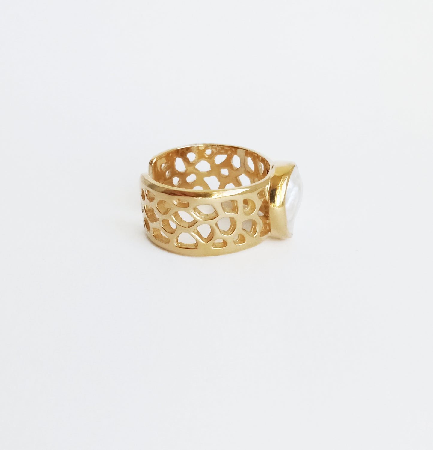 Labyrinth Gold Baroque Pearl Ring