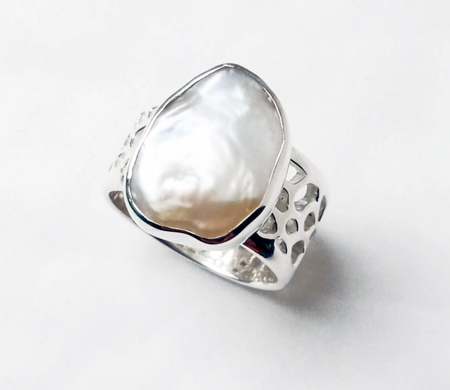 Labyrinth Baroque Keshi Pearl Chunky Silver Ring