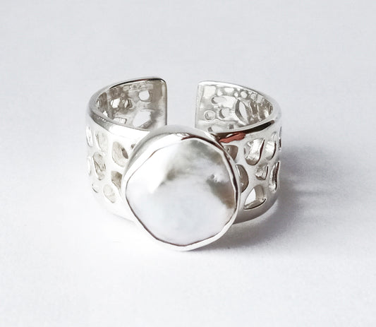 Labyrinth Baroque Keshi Pearl Chunky Silver Ring